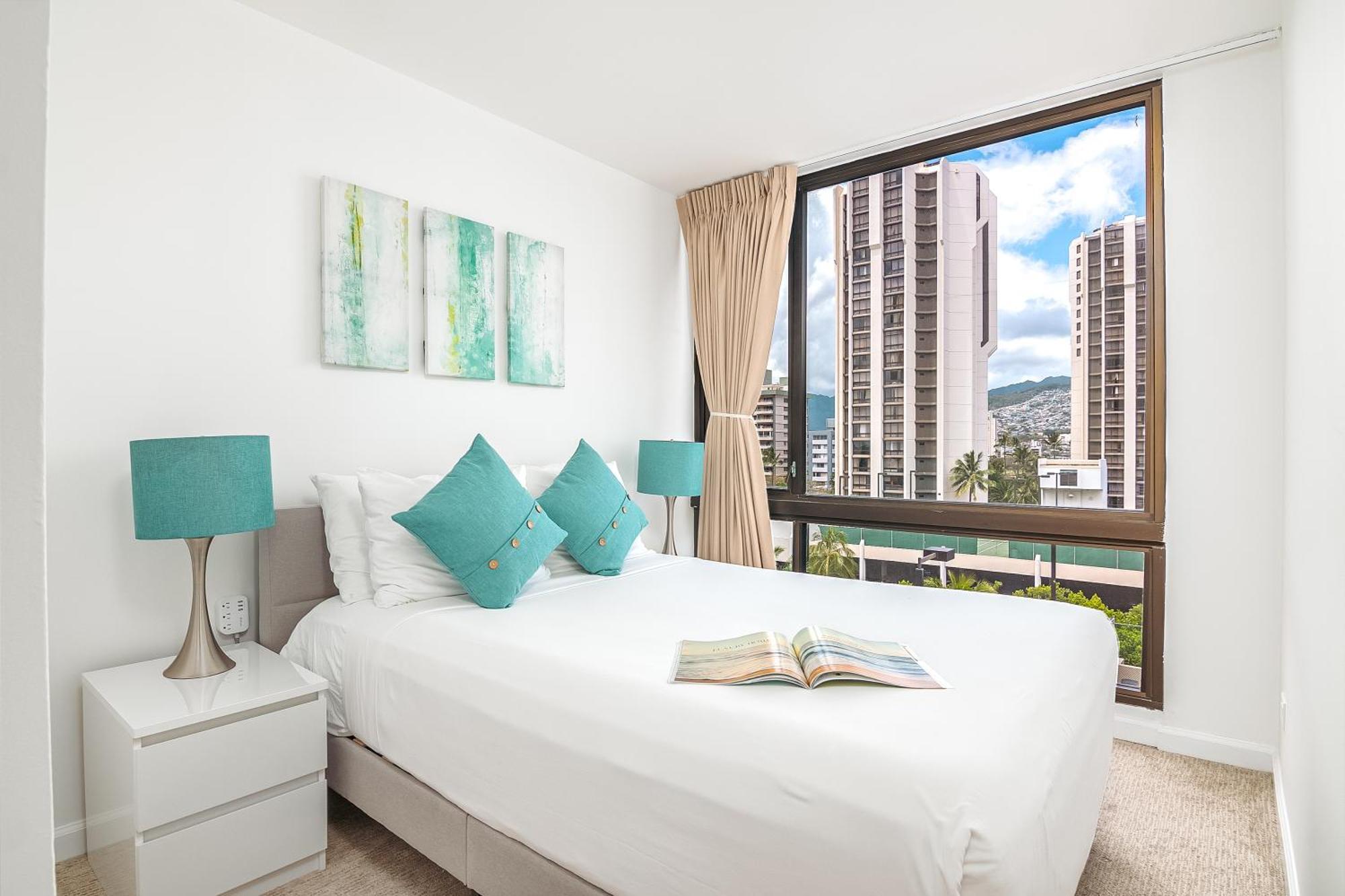 Newly Renovated 2 Bedroom Condo, 1 Block To Waikiki Beach, Free Parking 檀香山 外观 照片